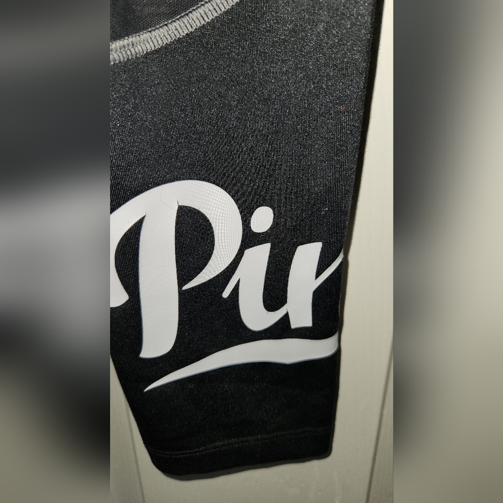 PINK ULTIMATE SPORTS LEGGINGS! - Picture 4 of 8